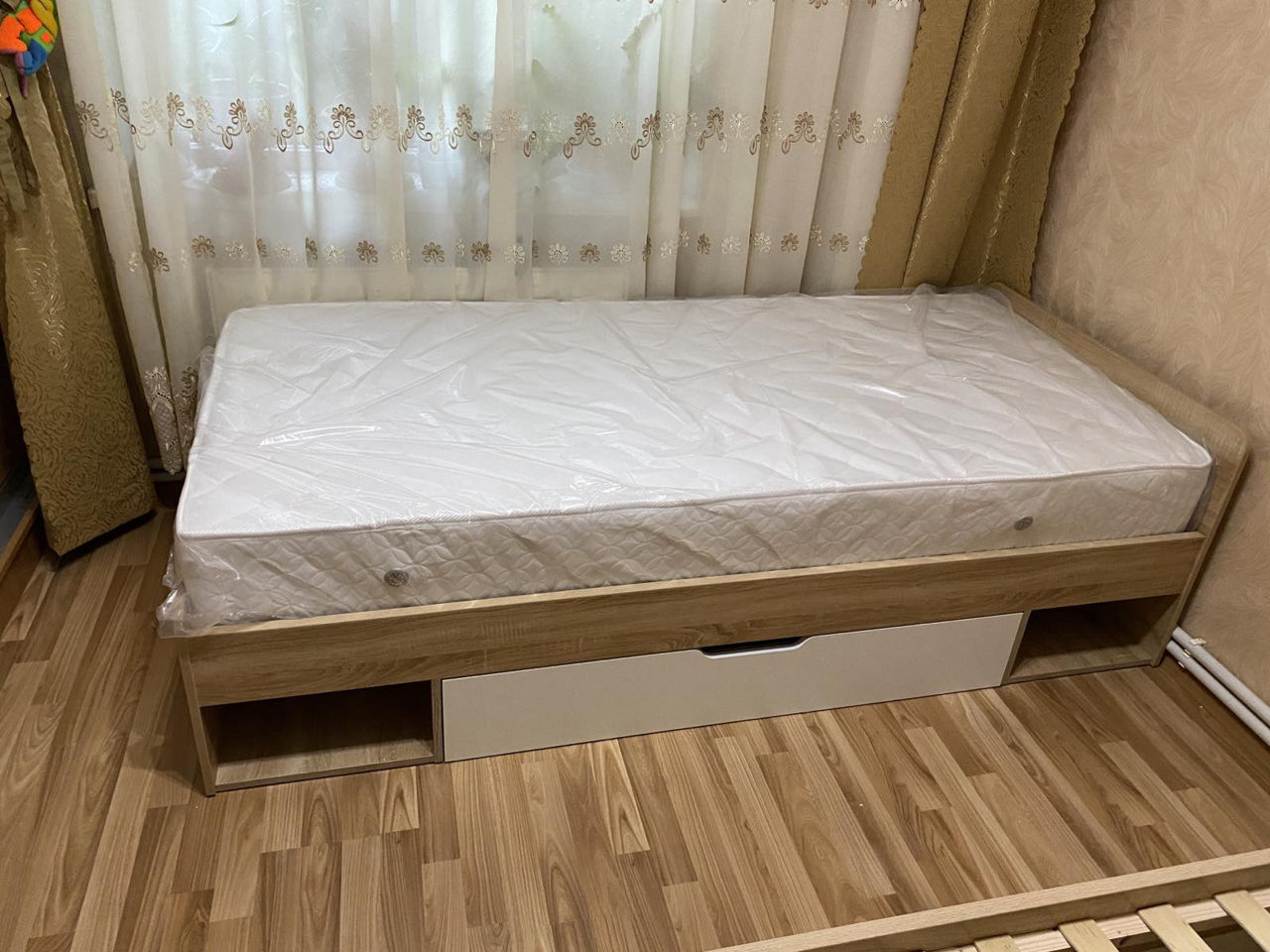 2 одноместные кровати.