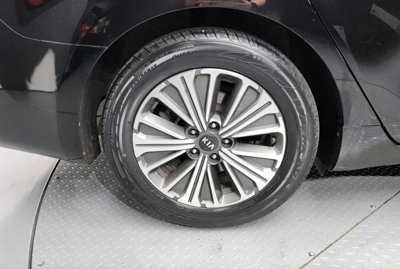 KIA K7 foto 5