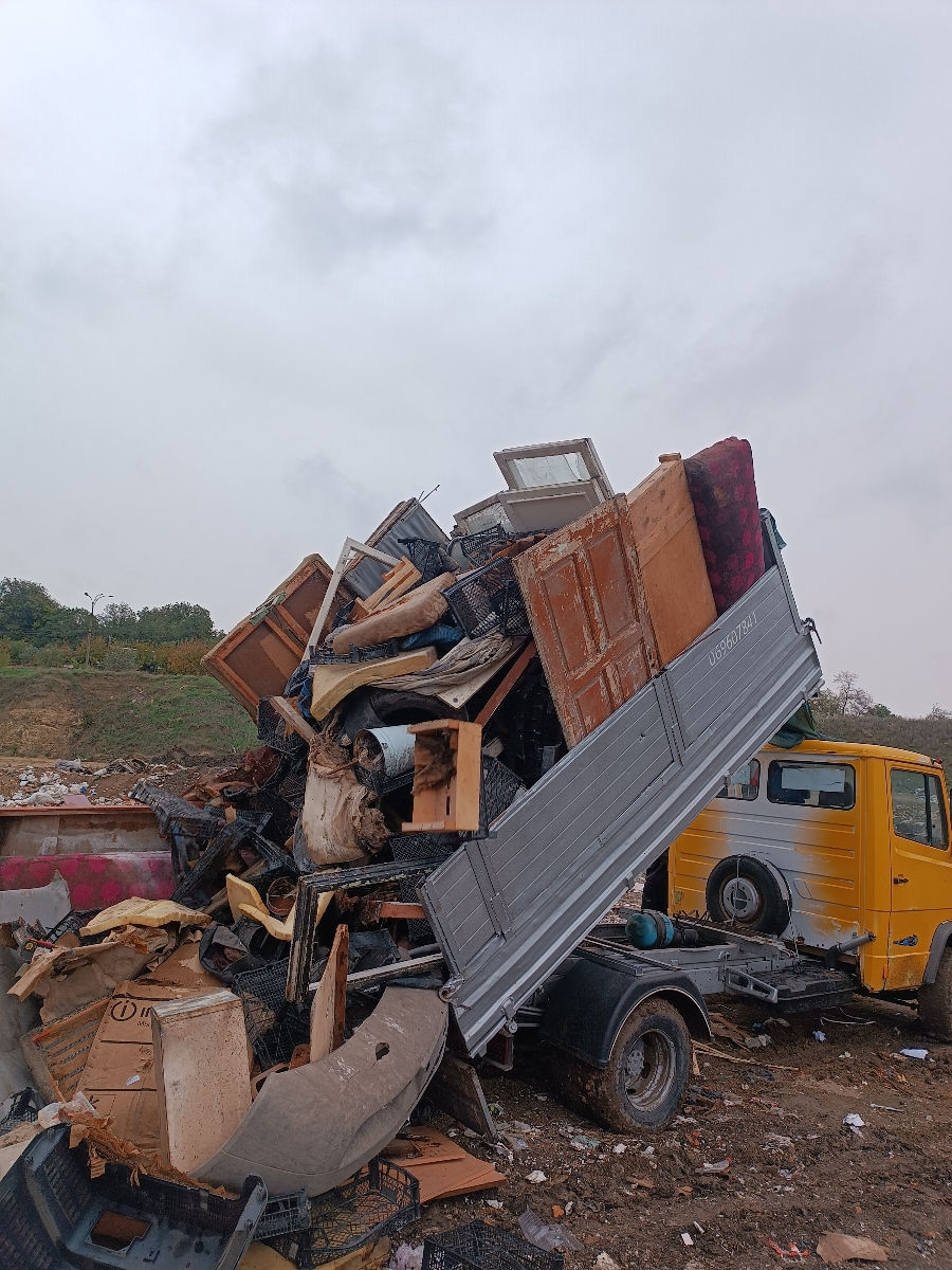 Transport & Gunoi & 24/7 Preturi corecte.bus zil,kamaz,conteiner,,saci gunoi,evacuarea deseuri грузч foto 1
