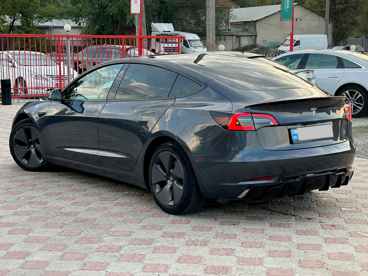 Tesla Model 3 foto 2