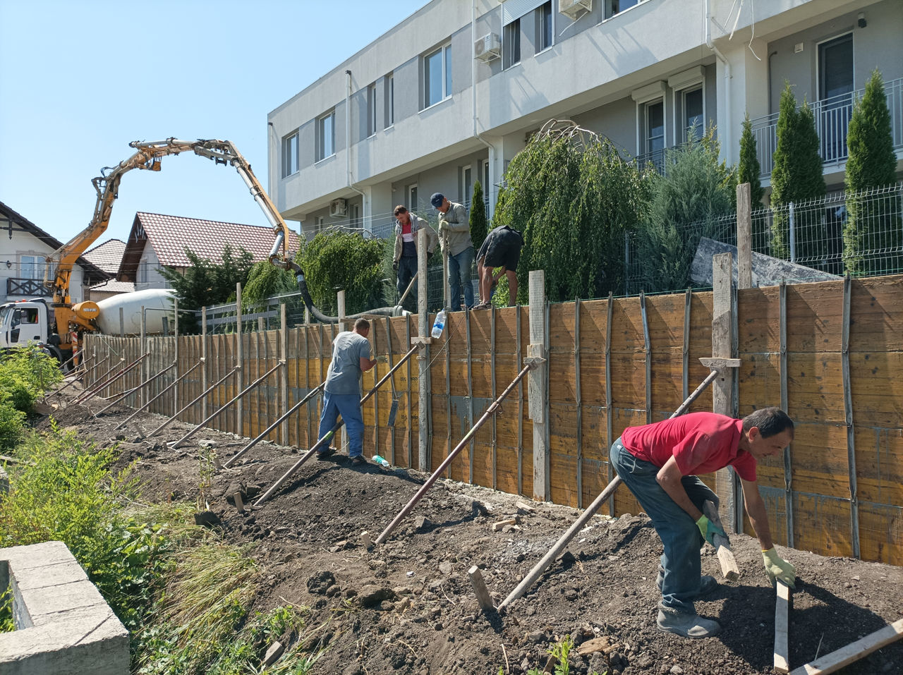 Construcția gardurilor din beton padporca,(perete de sprijin) bazine ,zidărie,fortan ,cotileț,etc... foto 0