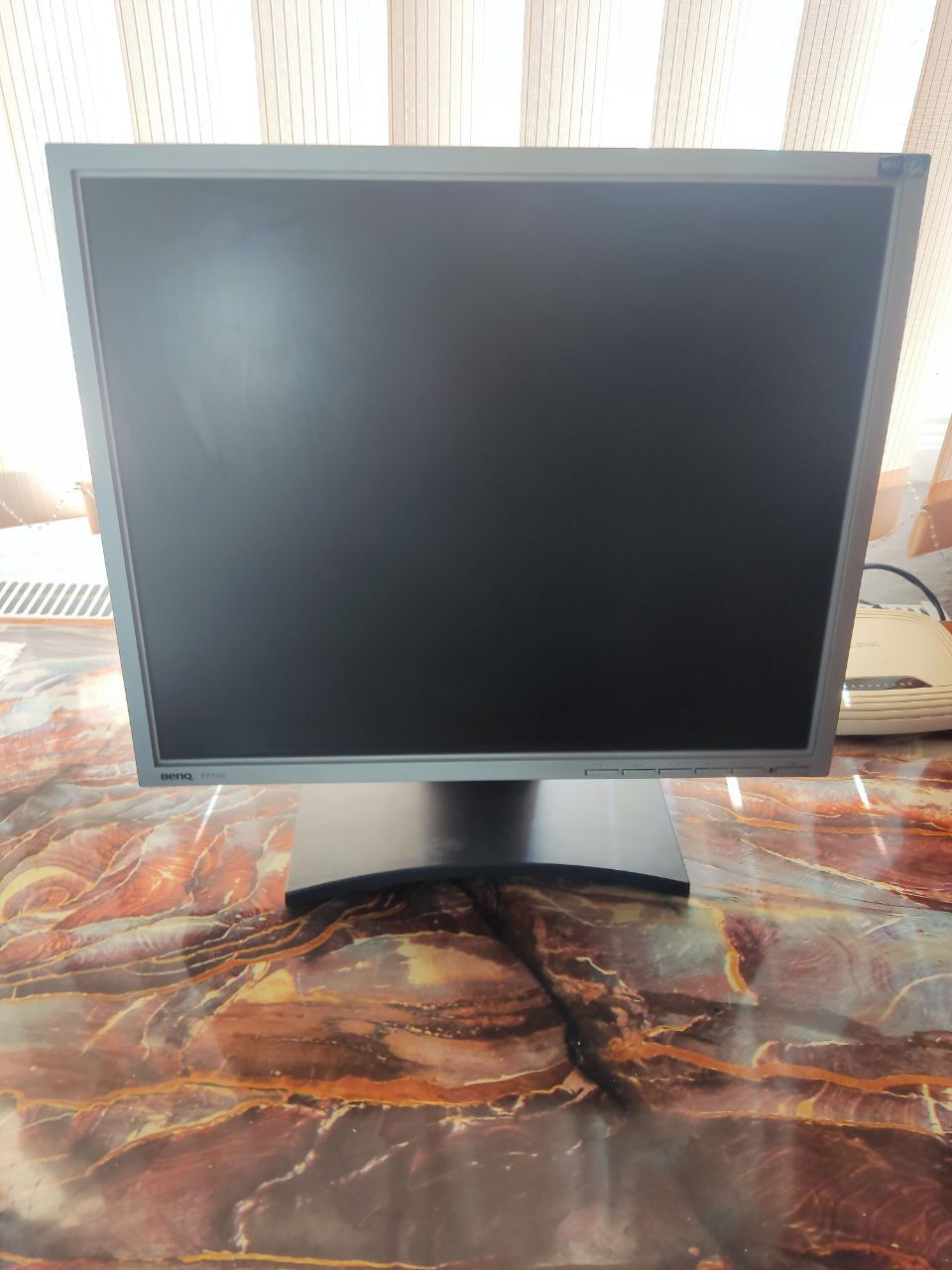 17" Монитор BenQ FP73G foto 3
