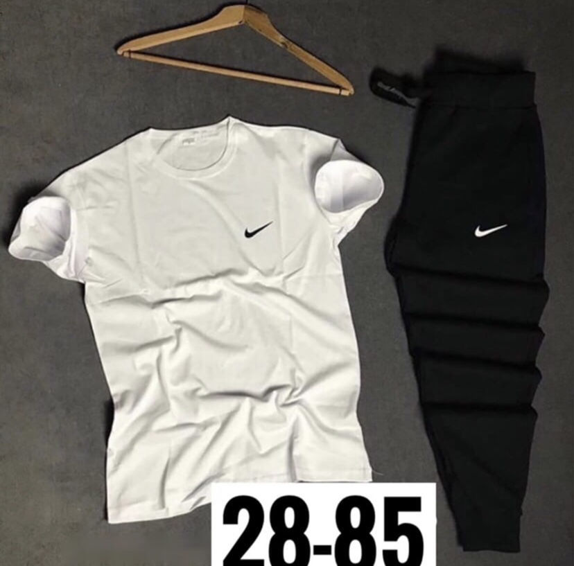 Costum sportiv nike nou