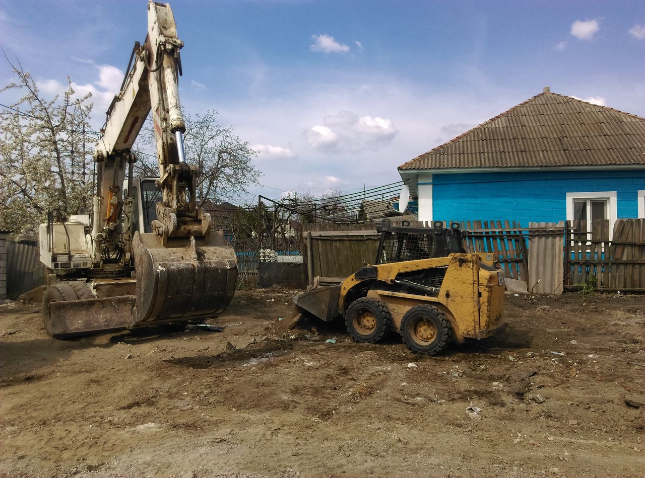 Демонтаж старых домов и пристроек. Планировка