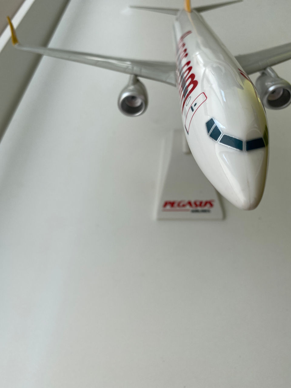 Продается модель самолёта Boeing 737-800. foto 2