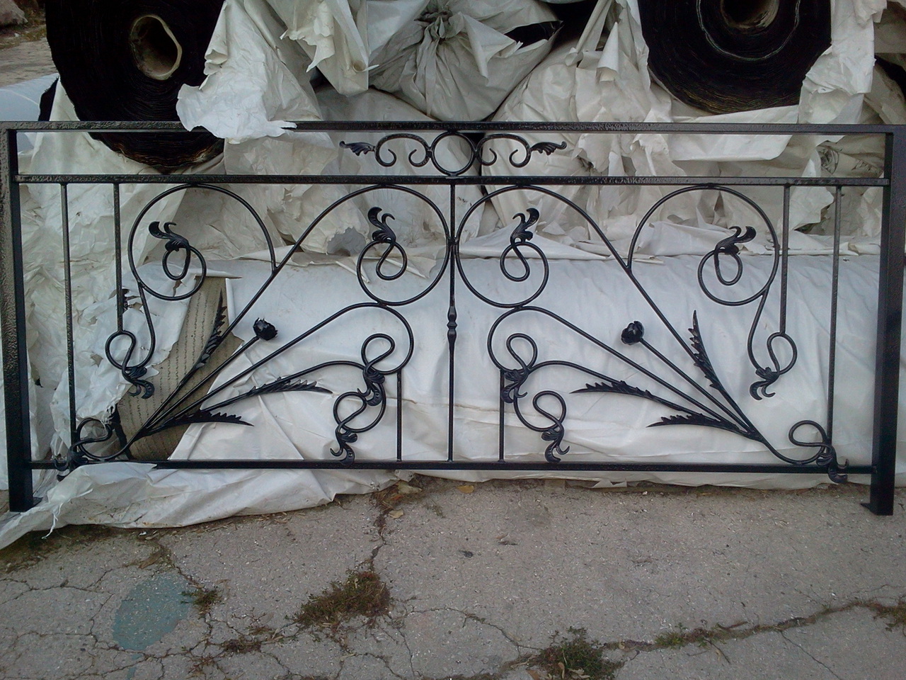 Fabricăm și montăm la comanda gratii la ferestre de la 700 lei m2 balustrade de la 600 lei m фото 4