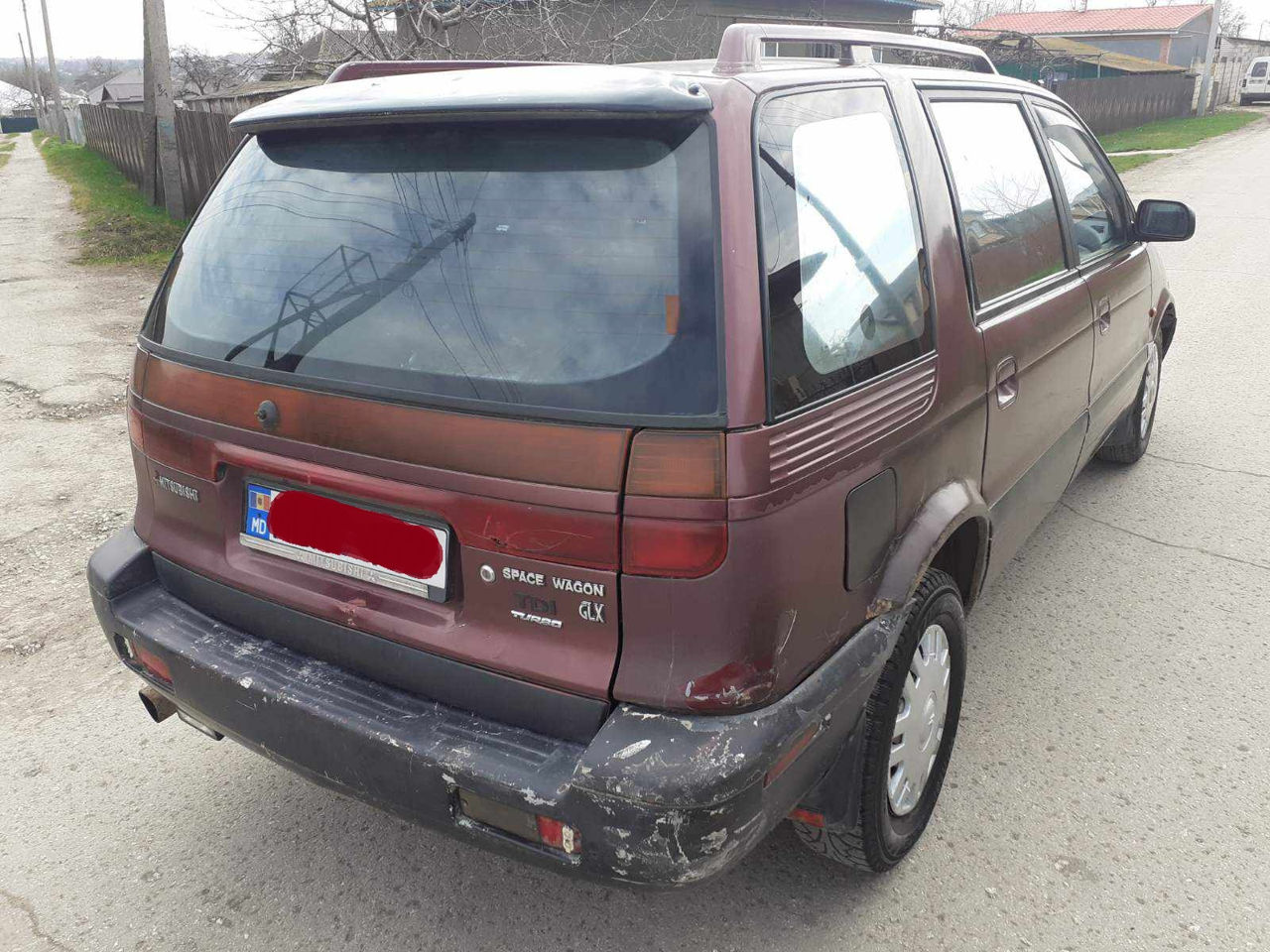 Mitsubishi Space Wagon foto 6