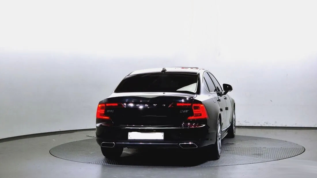 Volvo S90 foto 3