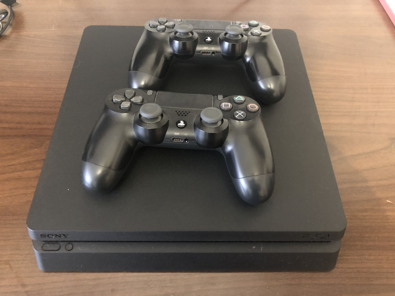 PlayStation 4 slim взломанная