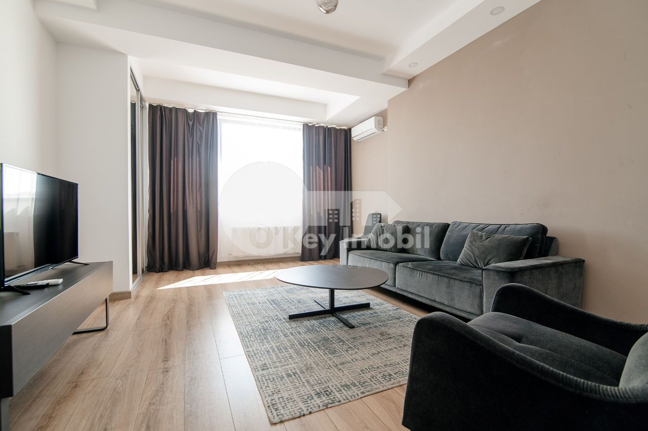 Apartament cu 2 camere, 87 m², Centru, Chișinău foto 0