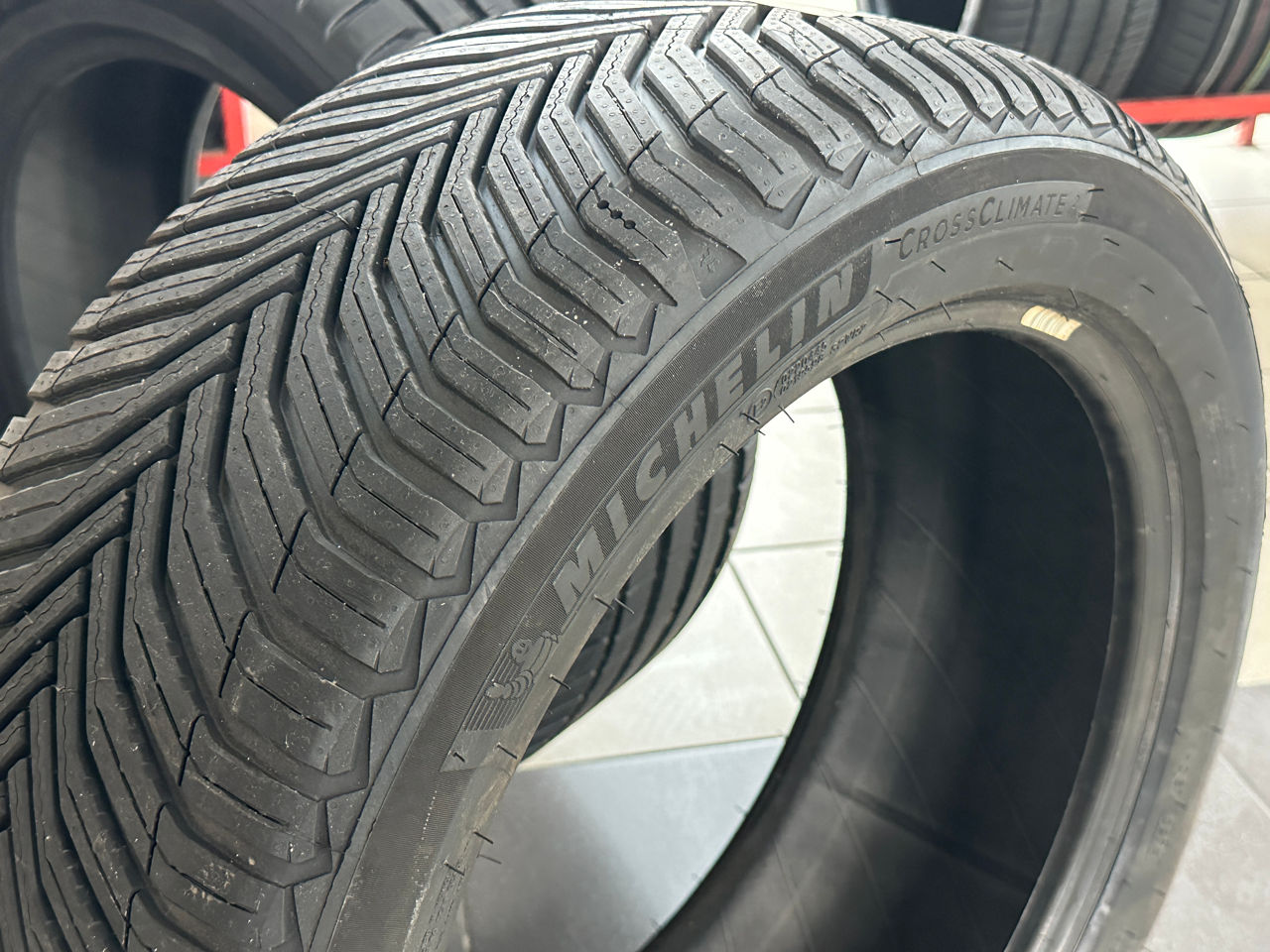 Всесезонные шины Michelin CrossClimate SUV для внедорожников foto 1