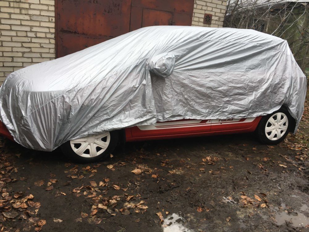 Автомобильный чехол, для машин стоящих под открытым небом.