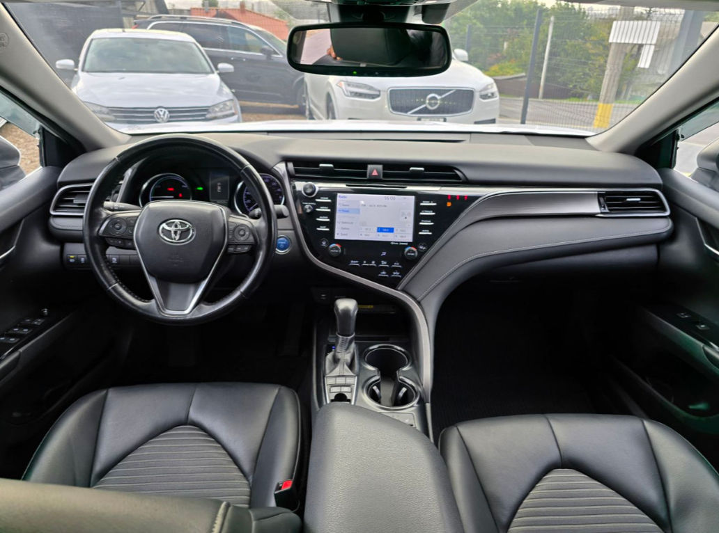 Toyota Camry фото 3