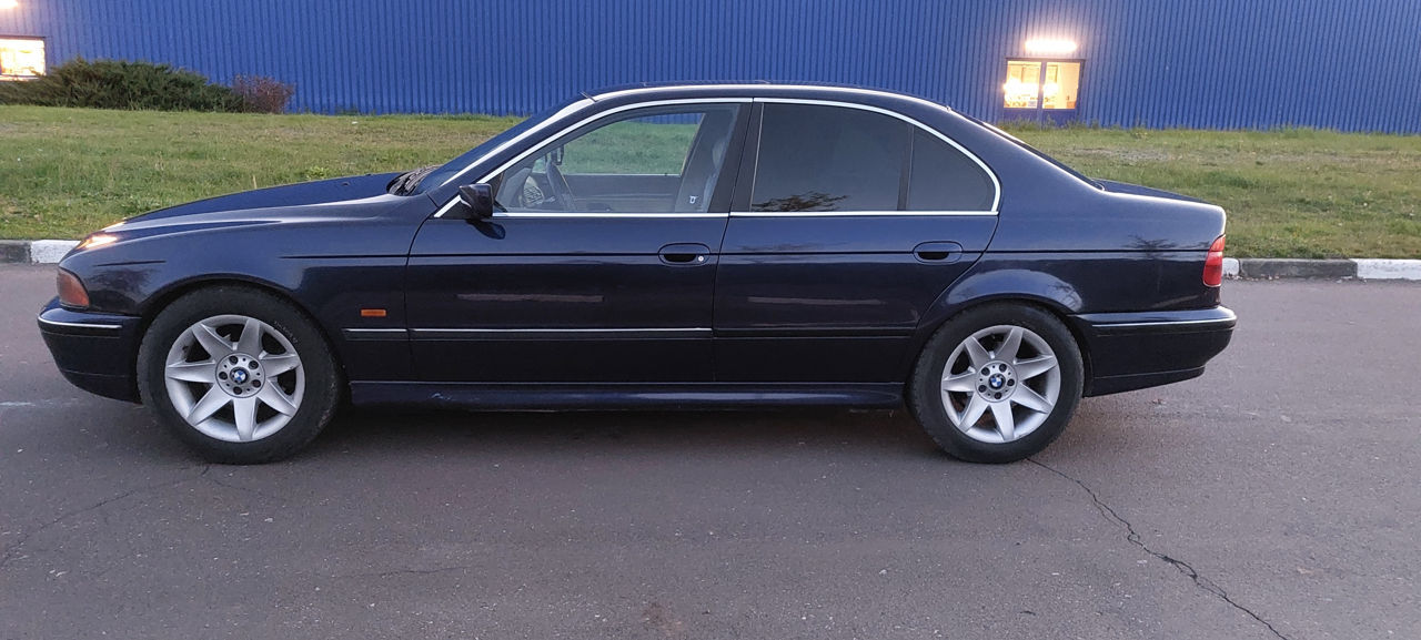 BMW 5 Series фото 2