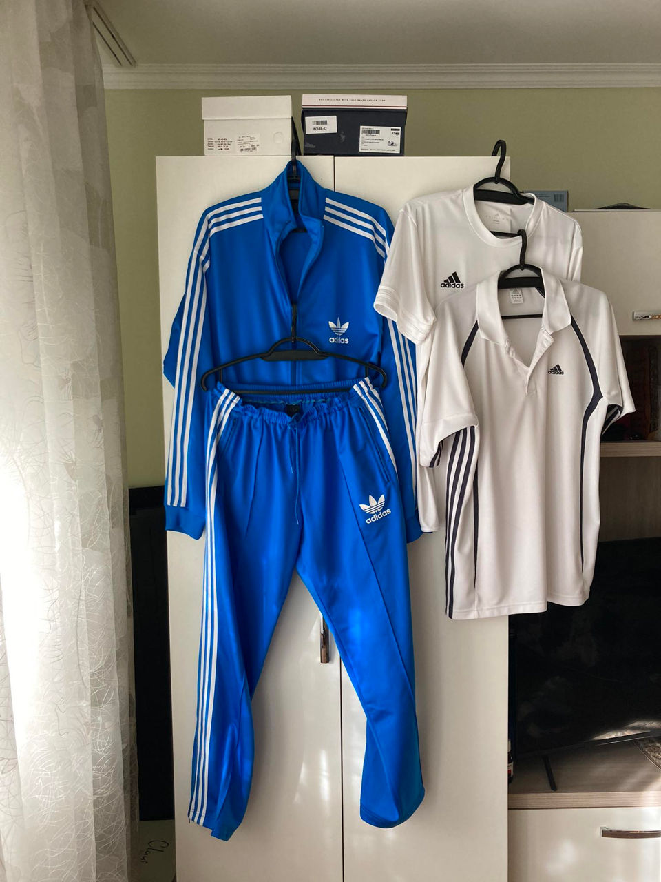 Custum sportiv de var prim vr Adidas M rimea 52 50 L XL 1400 lei maicile a cite 300 lei fi