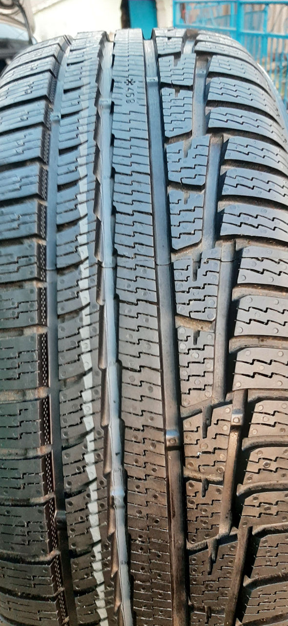 Зимние шины 205/55/16 Nokian новые.Финляндия