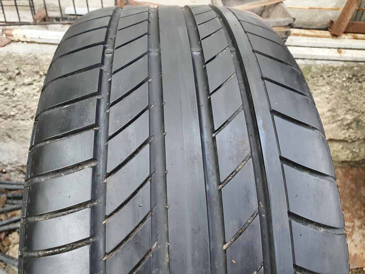 275/45/ R19- Continental.