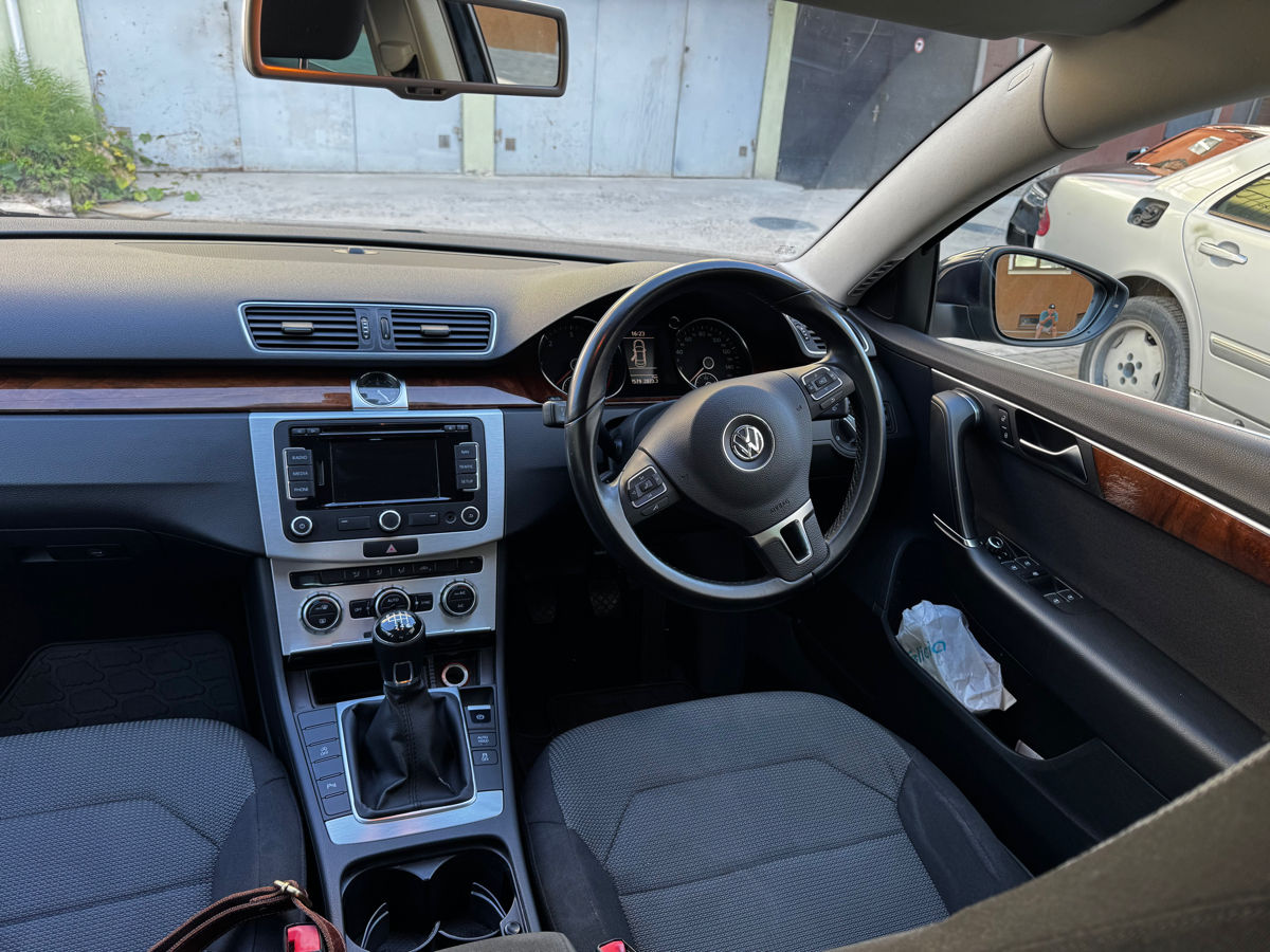 Volkswagen Passat foto 7