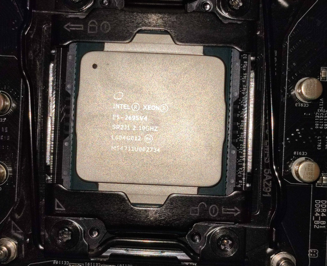 Intel Xeon E5-2695 v4 2.1GHz 18 Core LGA 2011-3