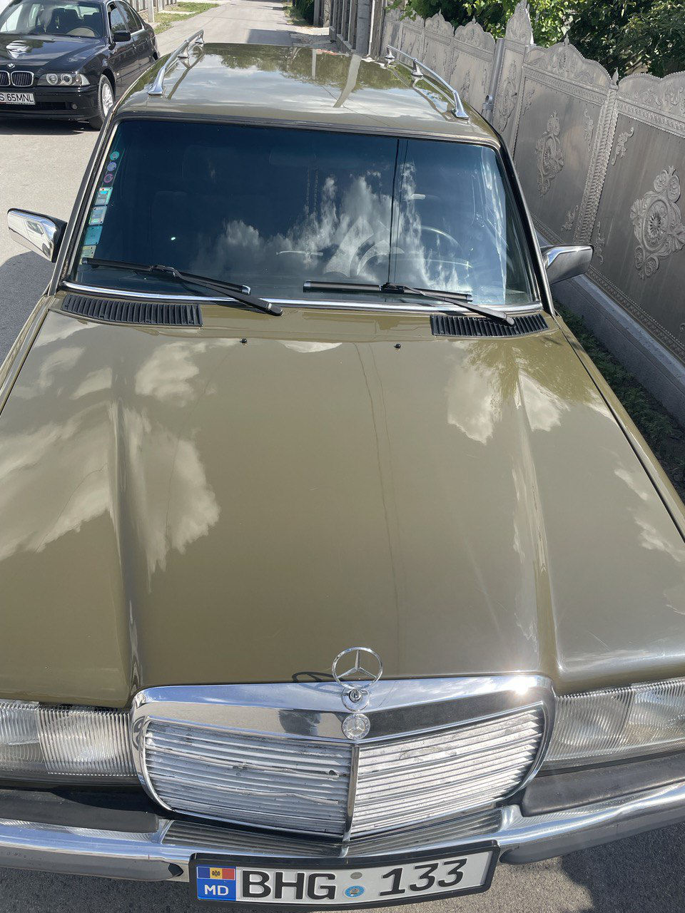 Mercedes Series (W123) foto 3