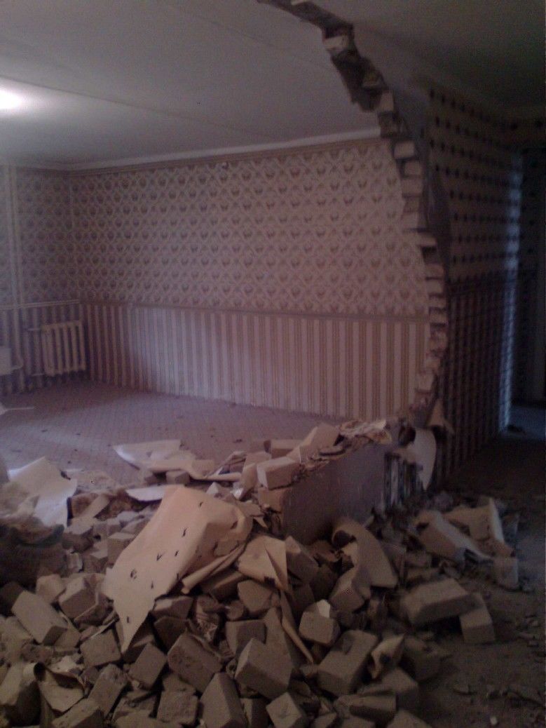 Демонтаж плитки, штукатурки, стяжки. фото 0