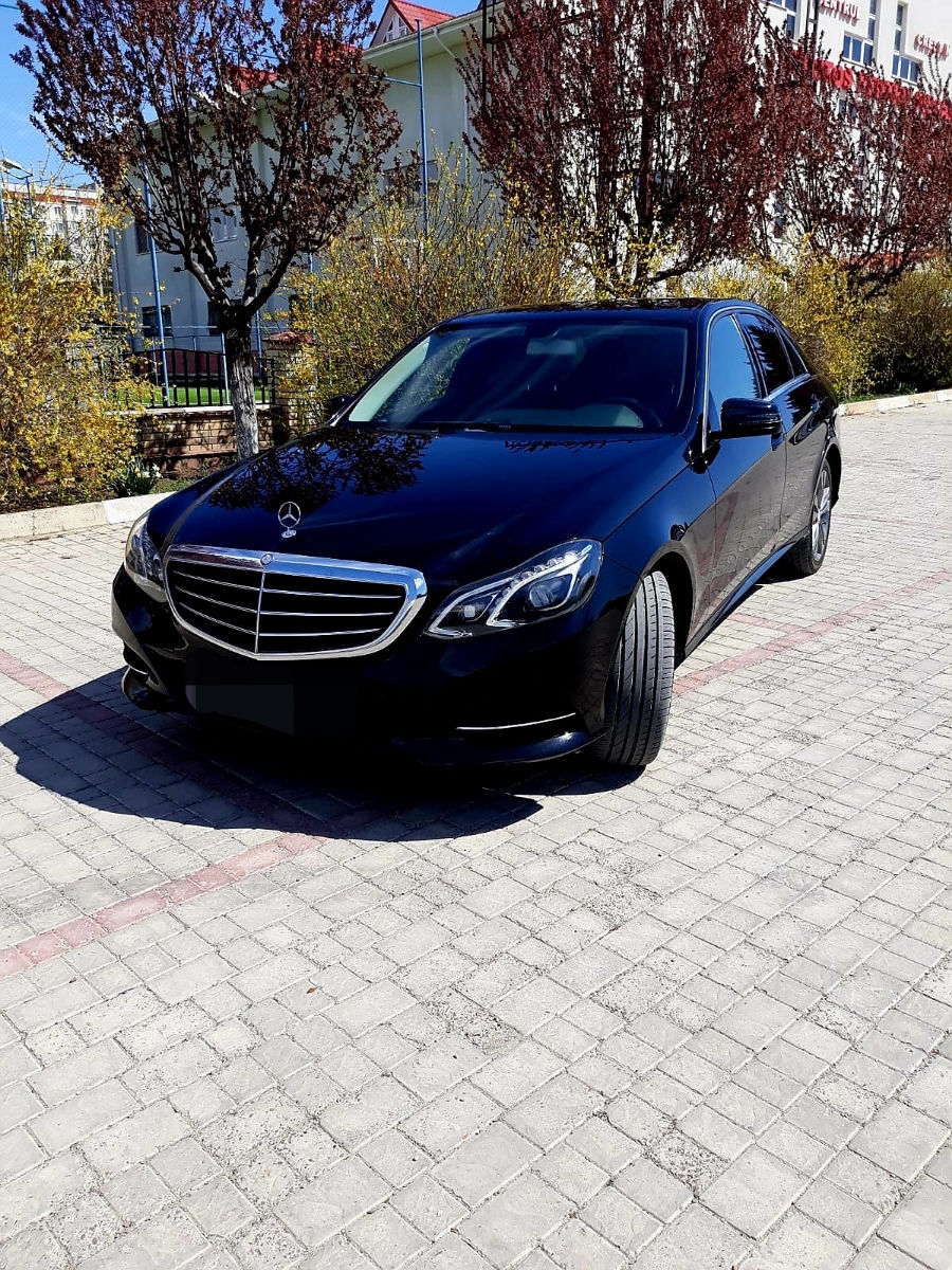 Mercedes E-Class foto 0