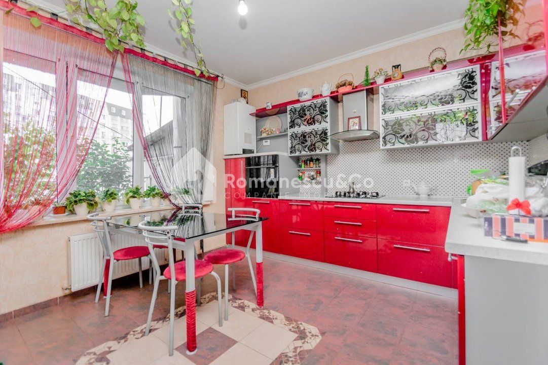 Casă în centru, 150 mp+2 ari, disponibilă în rate! foto 10