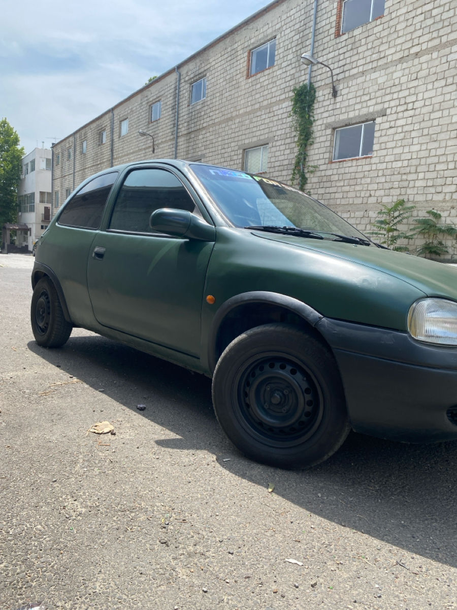 Opel Corsa foto 2