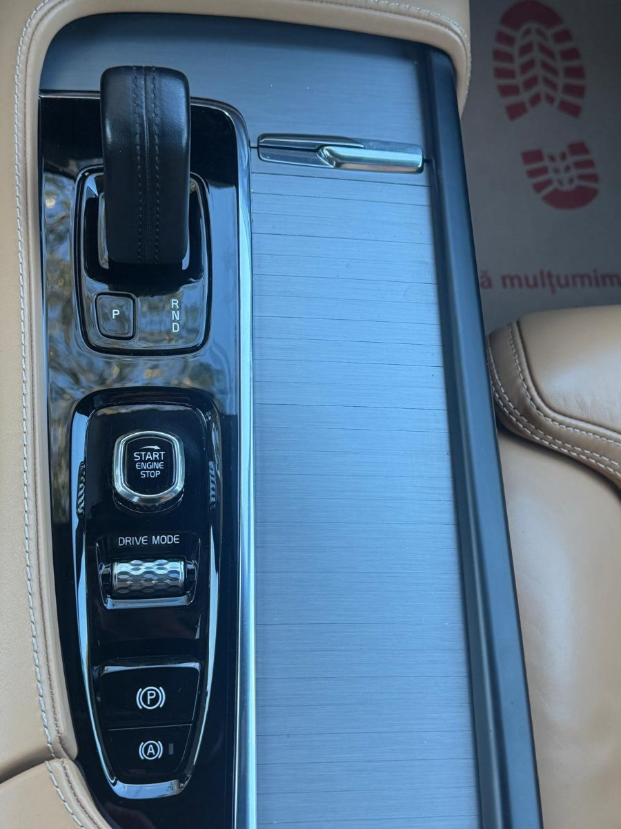 Volvo XC90 2020 photo 17