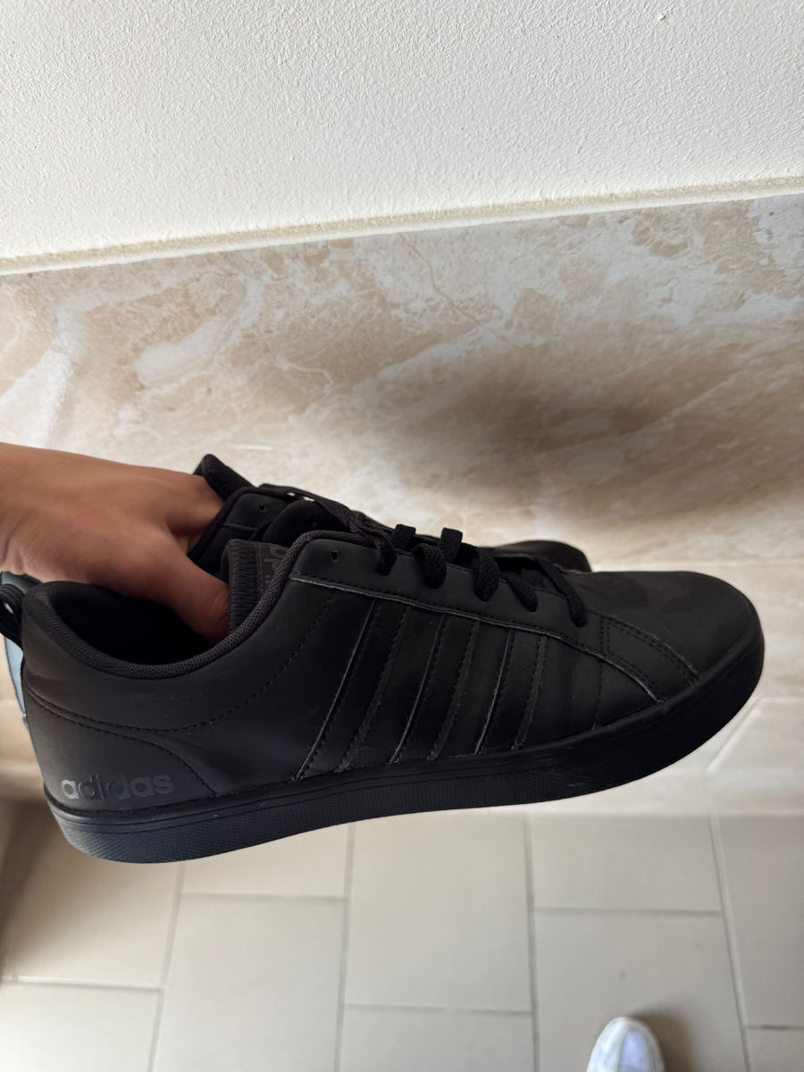 Incaltaminte Adidas foto 1