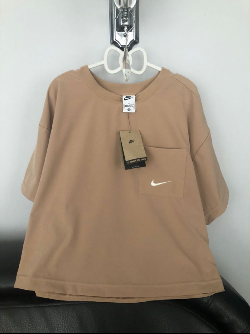 Top-uri Adidas, Nike, noi, pret intre 399-449 lei foto 0