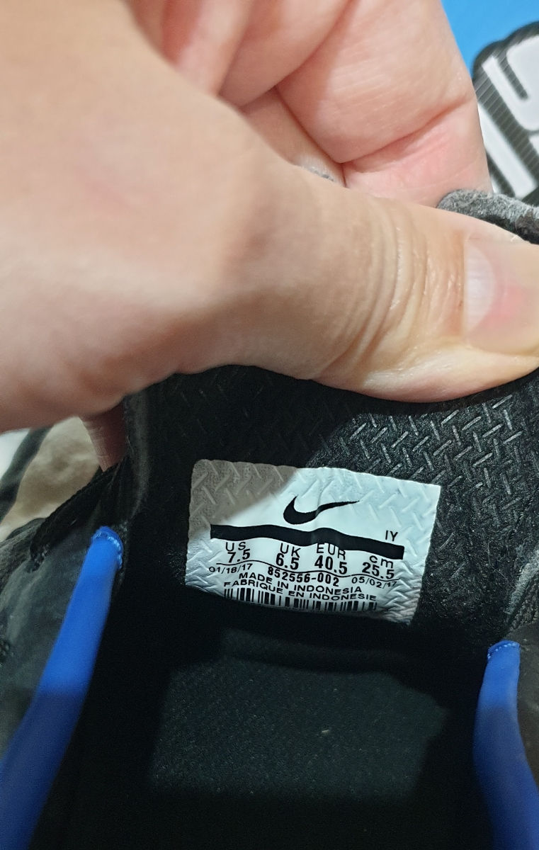 Vind buțe Nike marimea 40,5 stare foarte bună și Adidas marimea 42 din piele naturala . фото 3