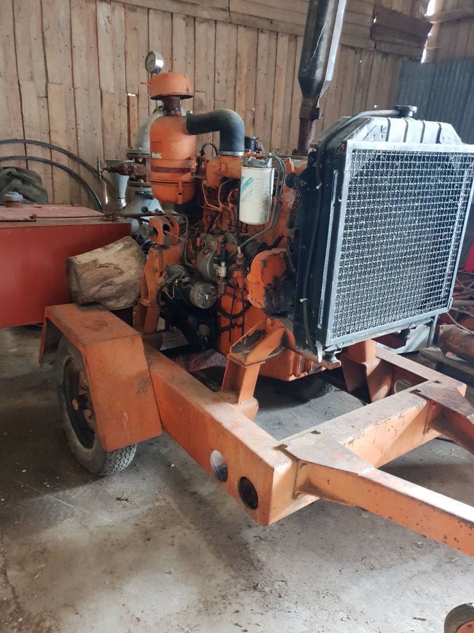 De vanzare motopompa de irrigare,motor 6cilindri pompa de 120m/cub ora foto 0