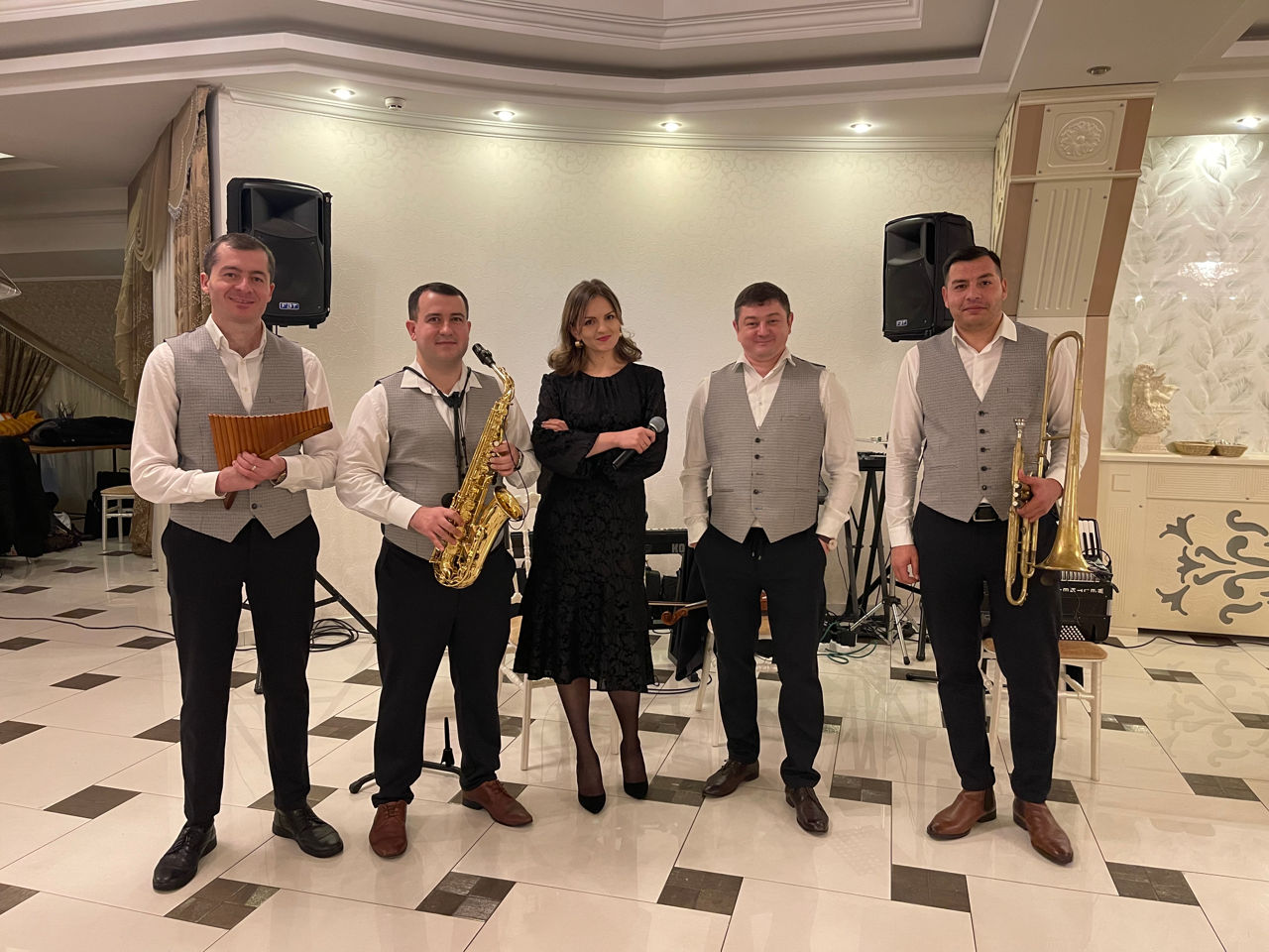 Muzicanti la nunti si evenimente, музыканты de la Exclusive Group foto 1