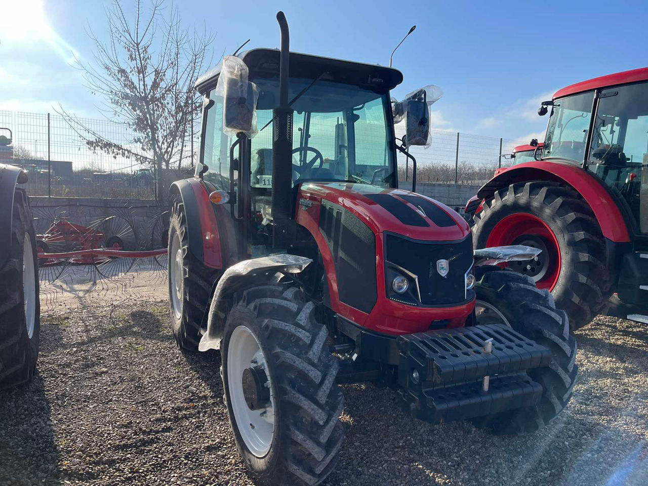 Tractor ArmaTrac 704E 70 c.p. foto 2