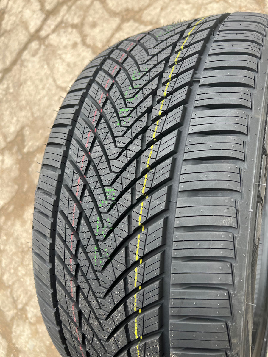 255/40 R18 Tracmax Allseason Trac Saver (4 seasons)/ Доставка, livrare toata Moldova foto 4