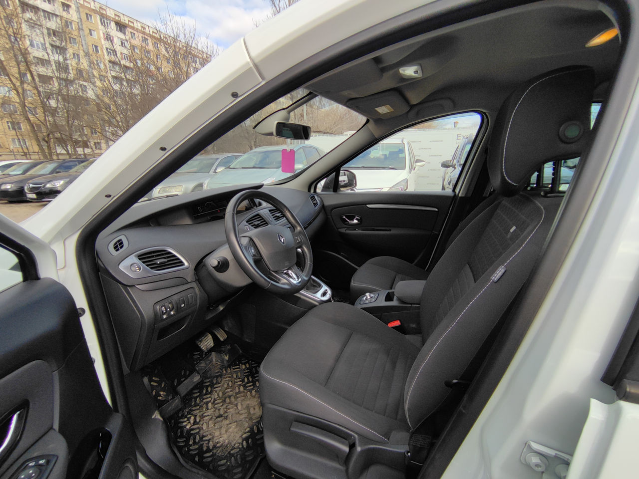 Renault Grand Scenic foto 2