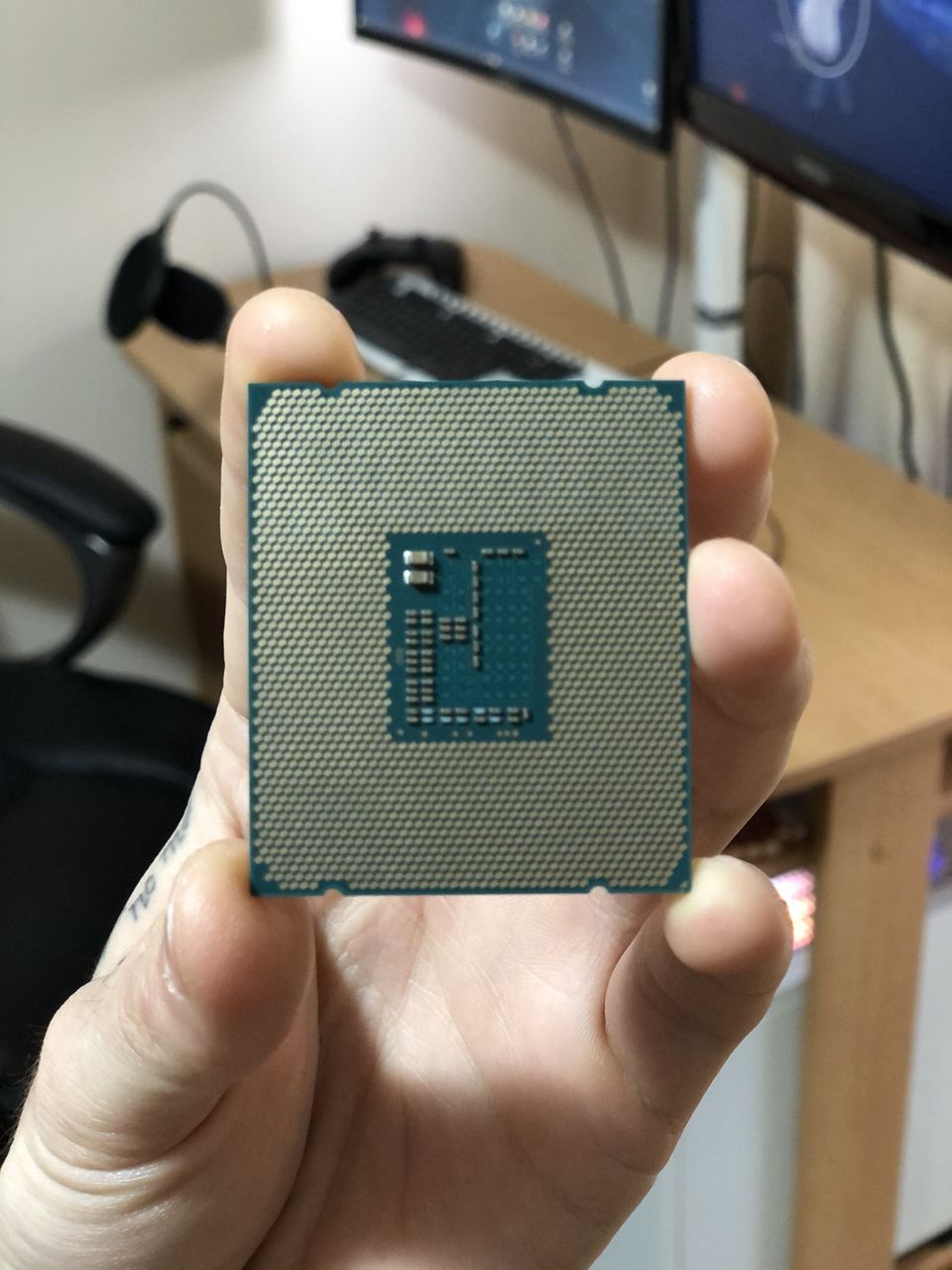 Lga 2011-v3 E5 1620 v3 4/8