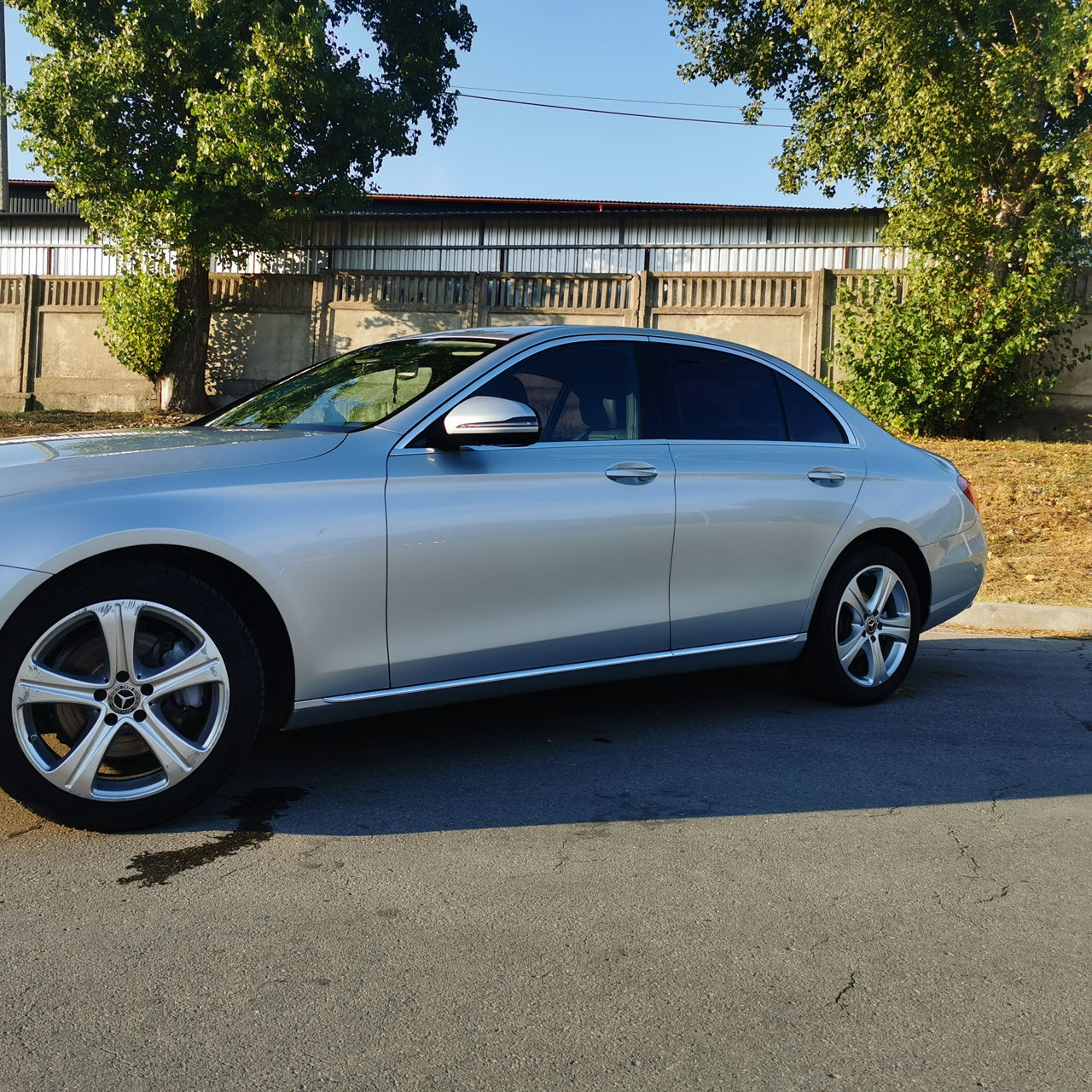 Mercedes E-Class foto 1