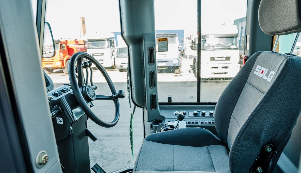 Автогрейдер SDLG G9220 (Volvo) фото 3