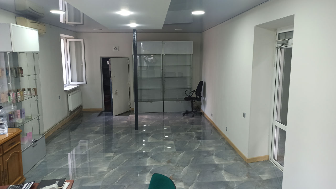 centru commercial фото 1