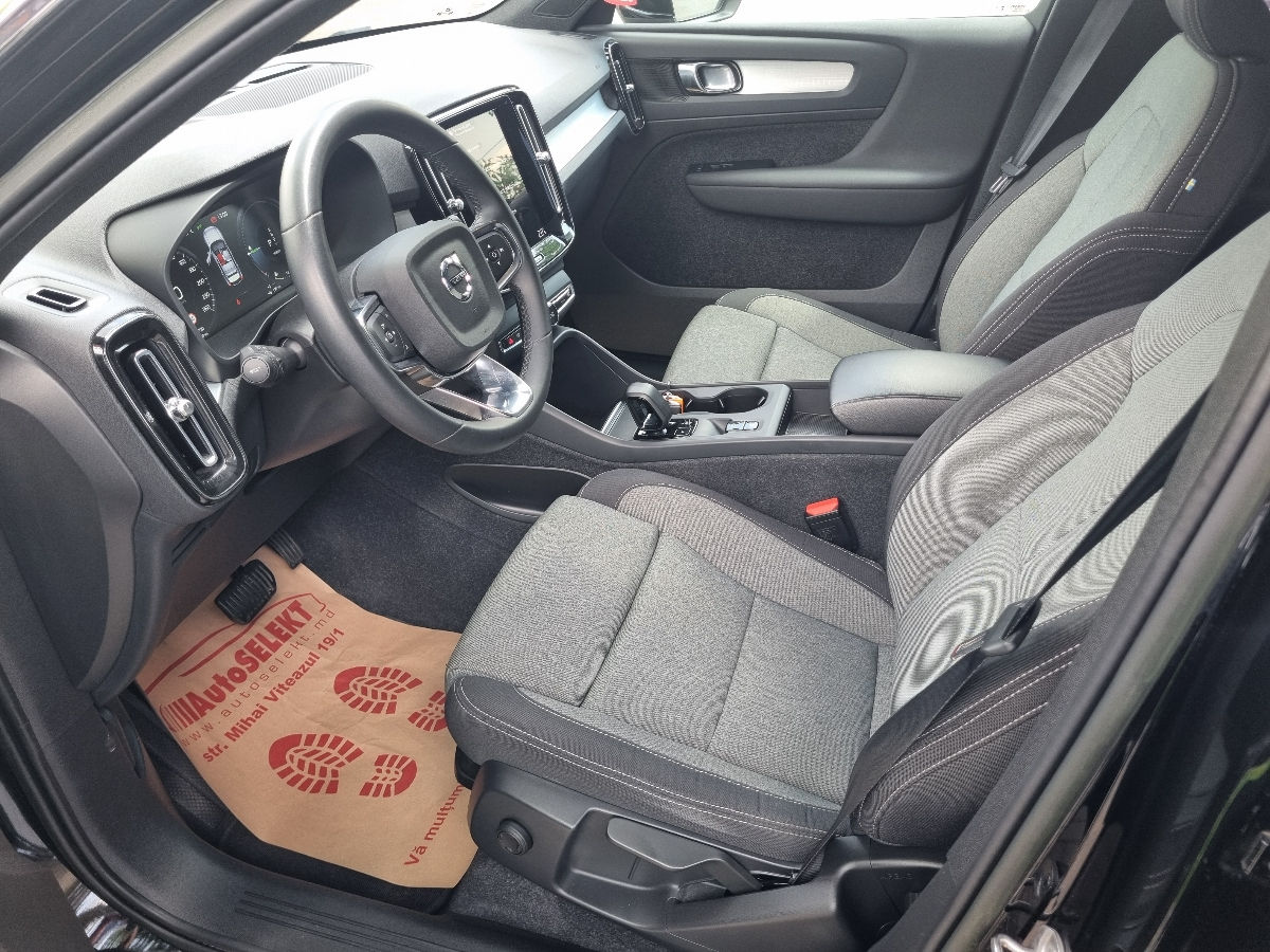 Volvo XC40 2023 photo 9