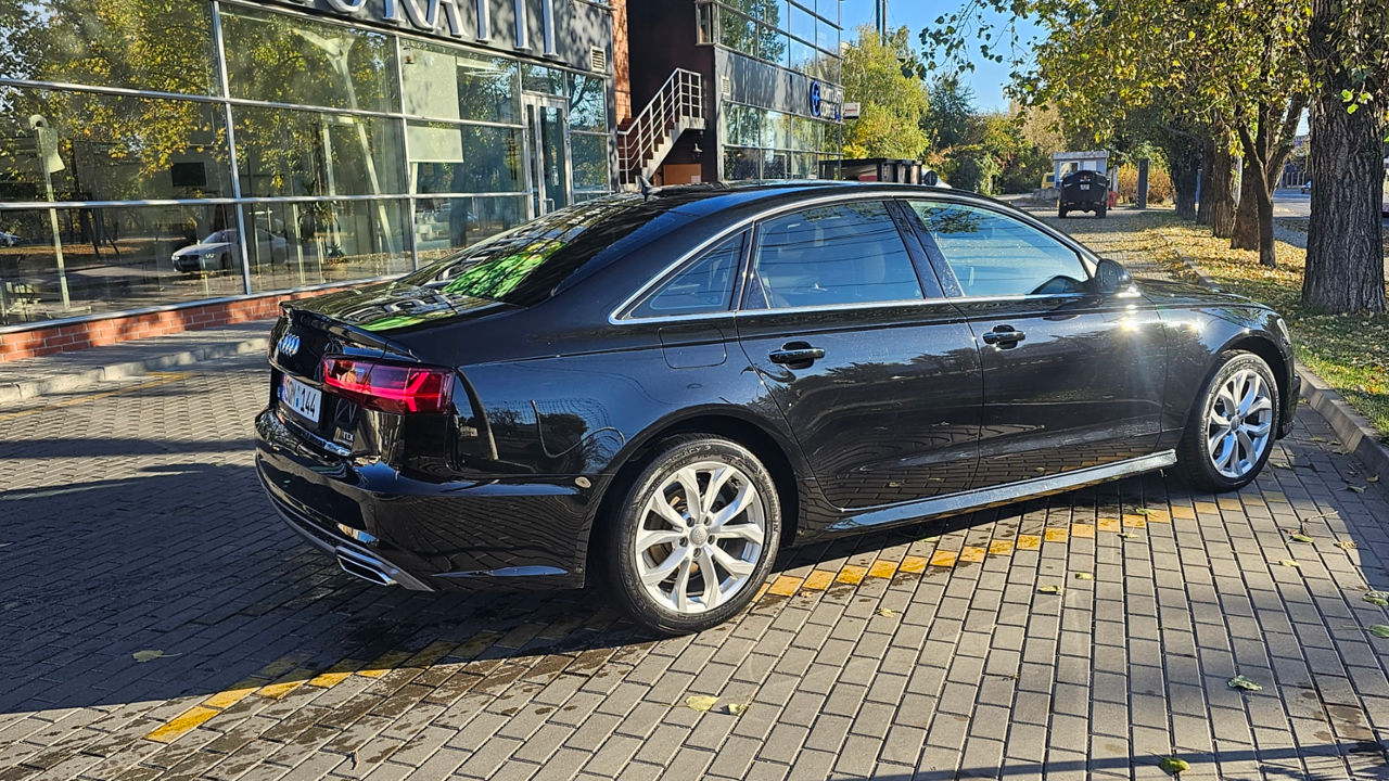 Audi A6 фото 2