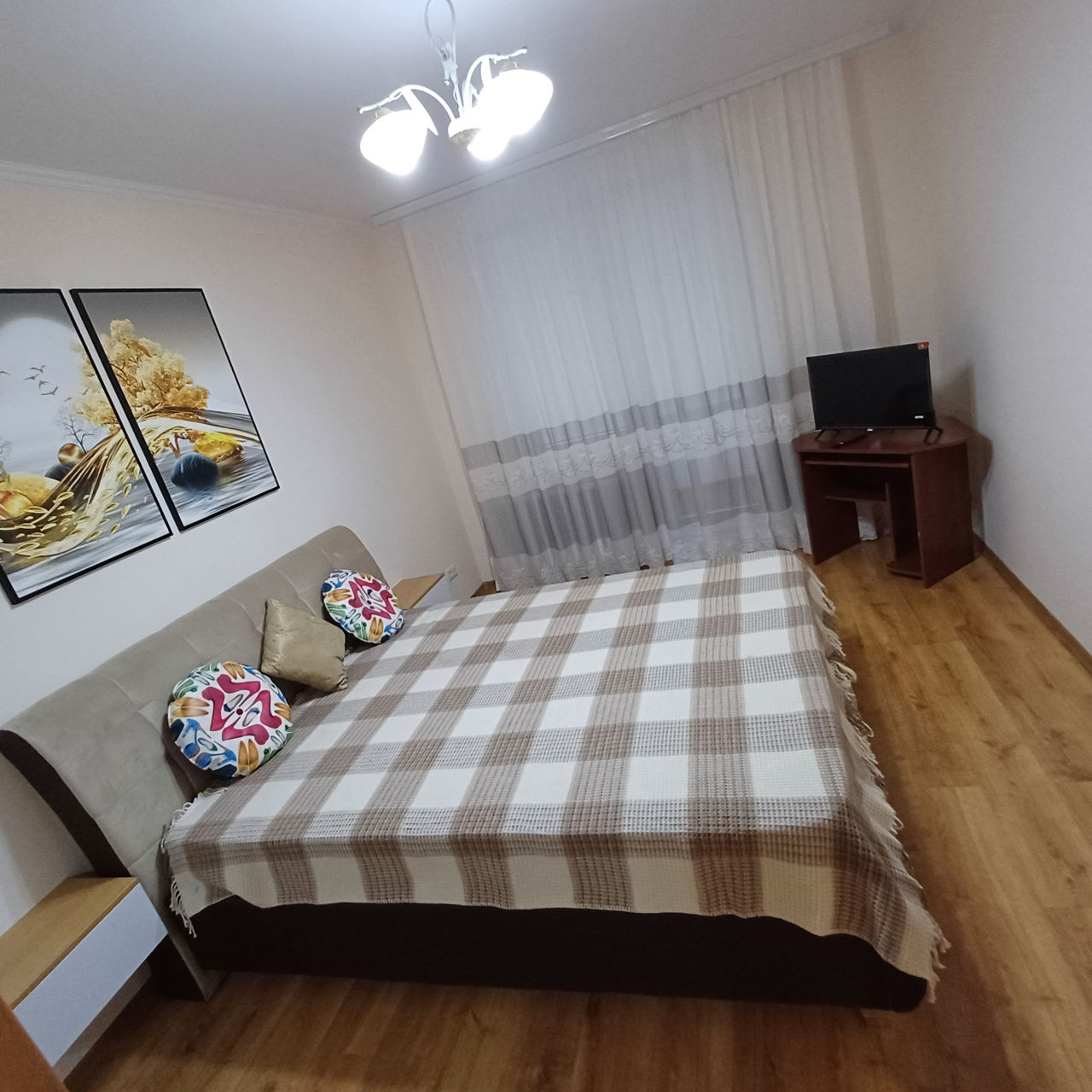 Apartament cu 2 camere, 81 m², Buiucani, Chișinău foto 1