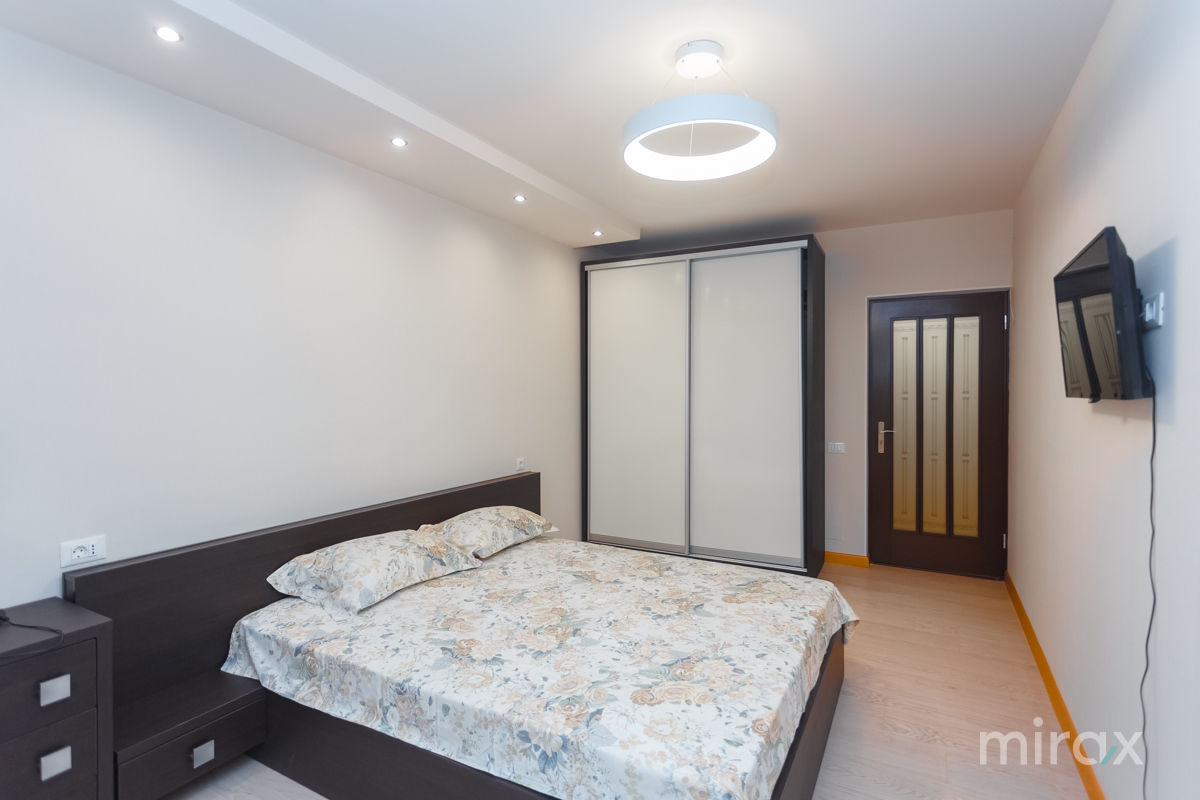 Apartament cu 2 camere, 75 m², Centru, Chișinău foto 8