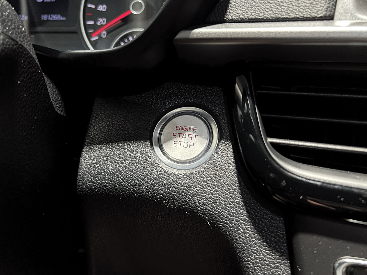 KIA K5 foto 15