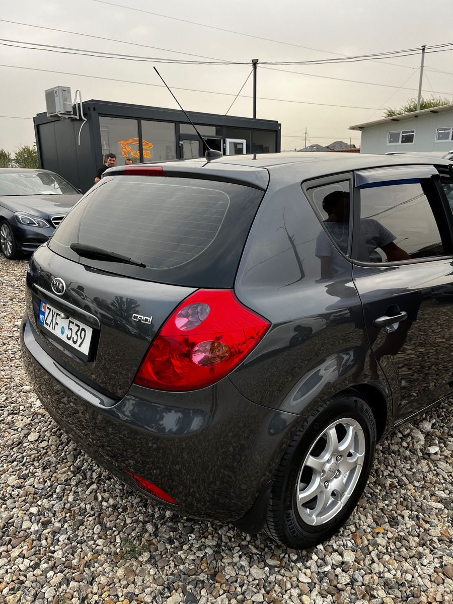 KIA Ceed foto 2