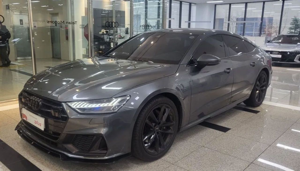 Audi A7 фото 0