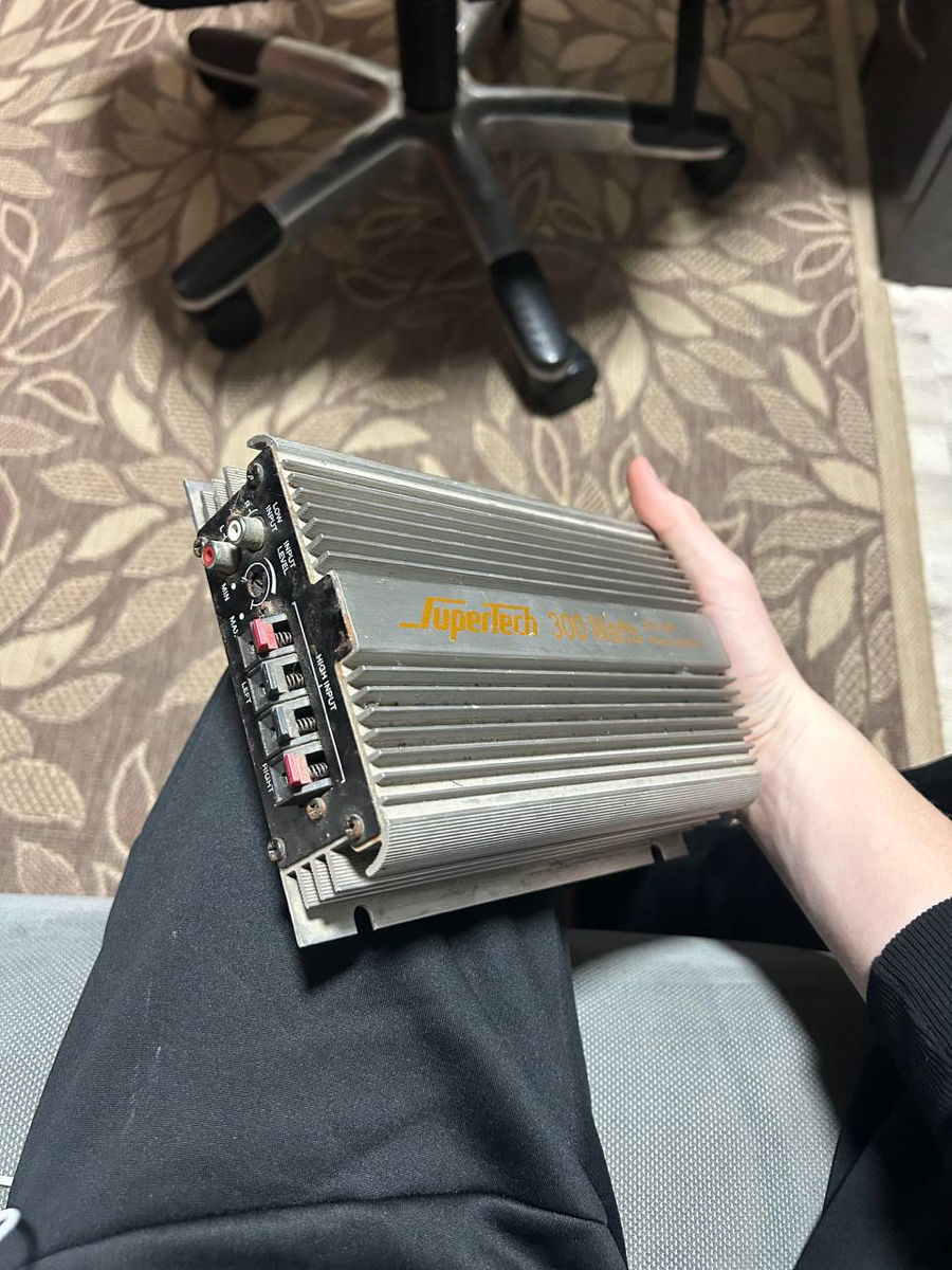 Usiliteli 300w foto 1