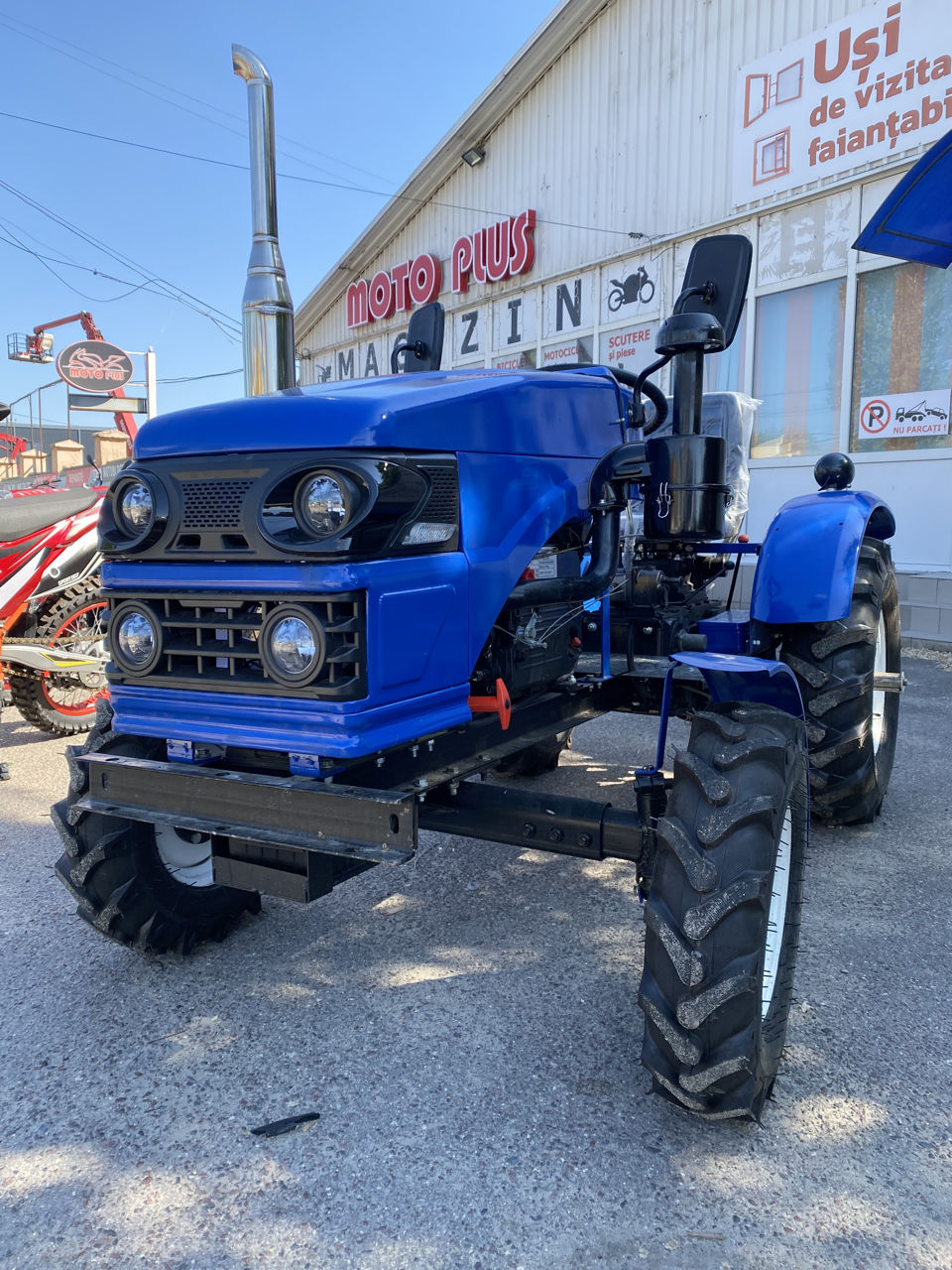 Minitractor Zubr 24cp cardan freza+plug foto 0